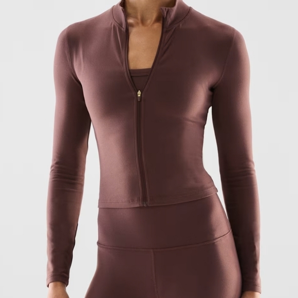 Aritzia Tops - Aritzia BUTTER Limit Zip-Up top  NWOT Sz XL